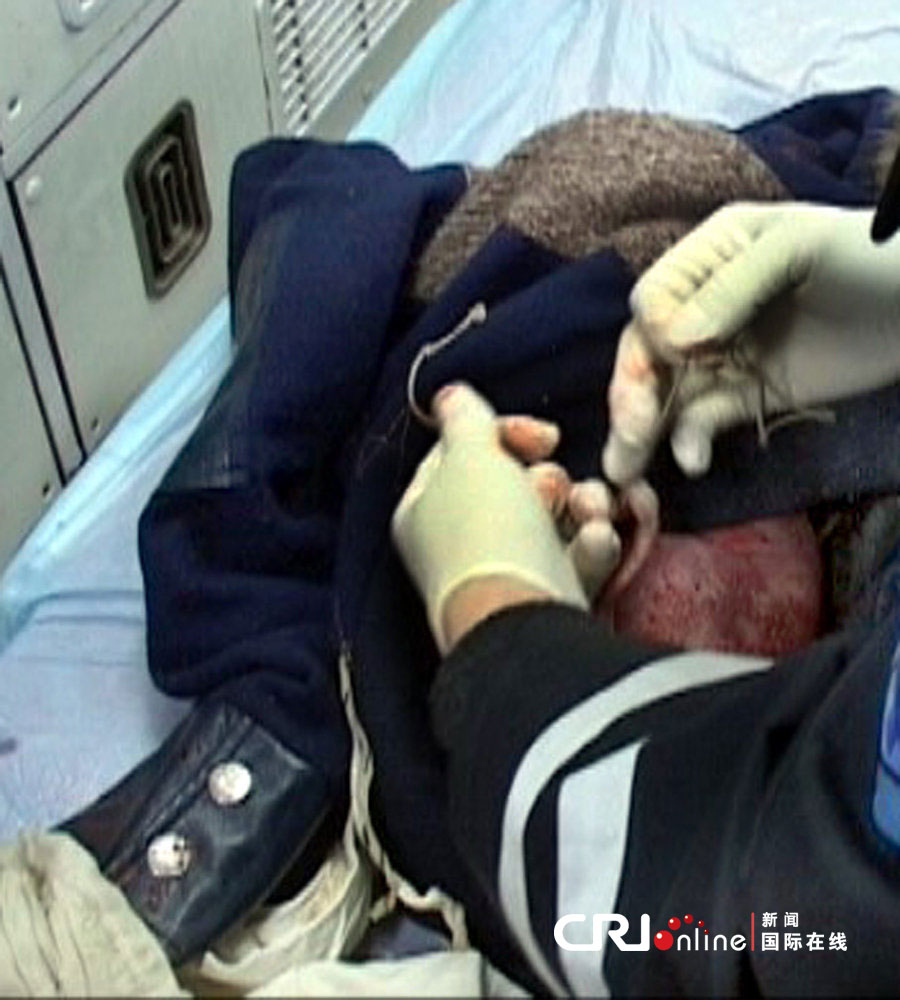 南京一女子當(dāng)街產(chǎn)嬰 隨后棄子離開(kāi) 南京一女子當(dāng)街產(chǎn)嬰 隨后棄子離開(kāi)