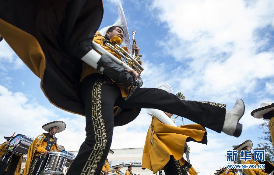 美國(guó)帕薩迪納舉行第124屆玫瑰花車游行 美國(guó)帕薩迪納舉行第124屆玫瑰花車游行