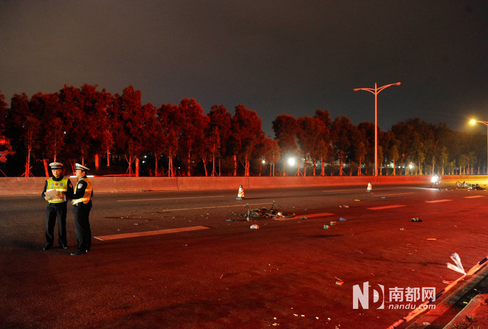 電動車被撞引連環(huán)車禍 電動車被撞引連環(huán)車禍