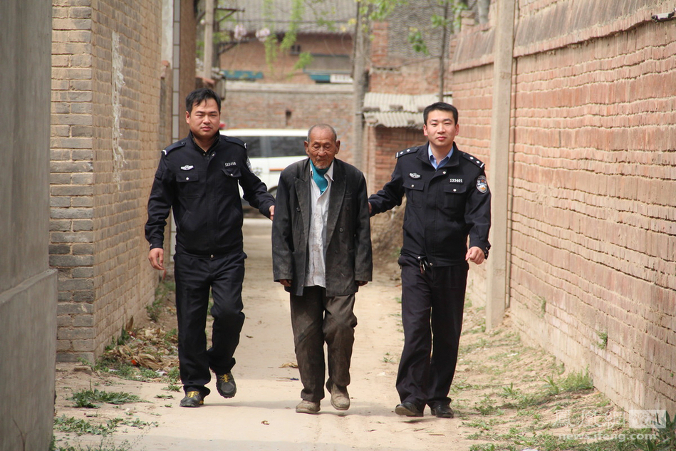 九旬老翁盜竊10萬元受審 九旬老翁盜竊10萬元受審