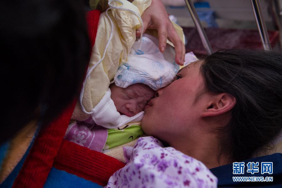 孕婦預產期提前 余震中順利產子 孕婦預產期提前 余震中順利產子