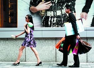 香港購(gòu)物，普遍低于平日八折