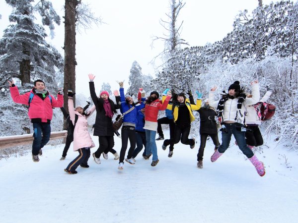 沐浴拜佛峨眉山，吉祥如意大家沾