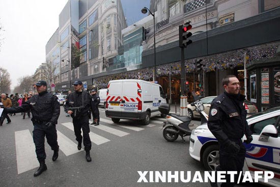 旅途中發(fā)現(xiàn)可疑爆炸物怎么辦? 報(bào)警別用手機(jī) 旅途中發(fā)現(xiàn)可疑爆炸物怎么辦? 報(bào)警別用手機(jī)