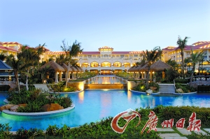 溫泉酒店全景氣派輝煌。