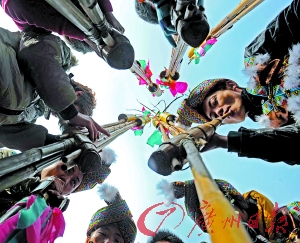 懷寶鎮(zhèn):打同年趕坡會(huì) 大山深處的派對(duì) 懷寶鎮(zhèn):打同年趕坡會(huì) 大山深處的派對(duì)