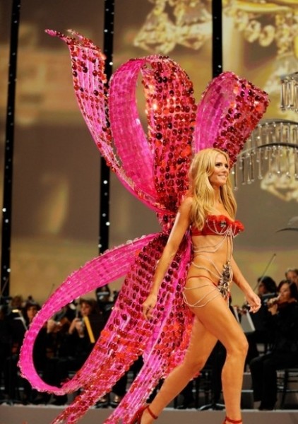 誰(shuí)能有幸約會(huì)天使？維秘超模們的男星后宮團(tuán)