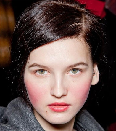 色彩+刷法 心機(jī)腮紅提升超萌系數(shù) 色彩+刷法 心機(jī)腮紅提升超萌系數(shù)