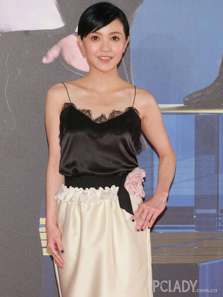 金像獎紅毯珠寶暗戰(zhàn) 趙薇楊千嬅阿Sa千萬行頭誰最貴