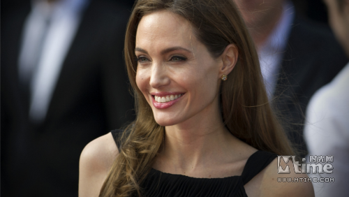 朱莉執(zhí)導(dǎo)二戰(zhàn)題材片開(kāi)機(jī)