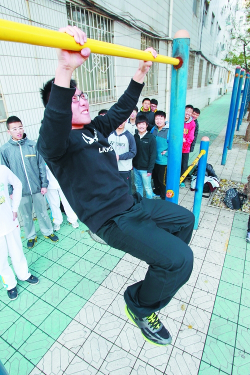 對(duì)于對(duì)外開放體育設(shè)施的學(xué)校，市民滿懷期待。