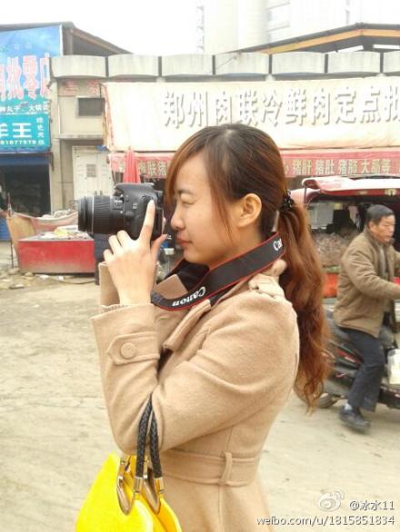 12:57@冰水11：#今天我來(lái)當(dāng)記者#跟我一起體驗(yàn)的美女一來(lái)就開拍了