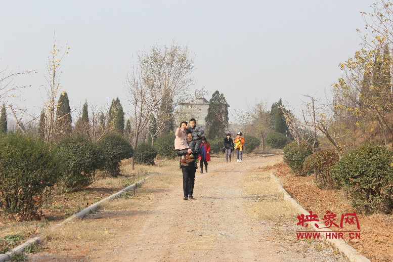 猜猜大家興高采烈的去哪？