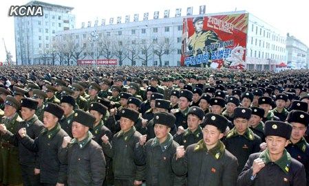 朝鮮黃海北道、咸鏡南道和南浦市11日舉行軍民大會，支持朝鮮人民軍最高司令部發(fā)言人聲明。