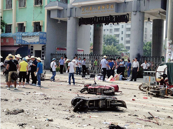 桂林校門口爆炸案續(xù):肇事者當(dāng)場死亡 學(xué)校停課 桂林校門口爆炸案續(xù):肇事者當(dāng)場死亡 學(xué)校停課