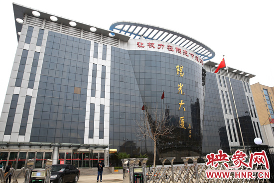 2011年4月，蘭考縣為民服務中心入住陽光大廈，目前，共有行政職能部門39個