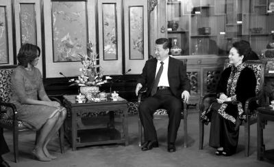 昨晚，國家主席習近平和夫人彭麗媛在北京釣魚臺國賓館會見美國總統(tǒng)奧巴馬夫人米歇爾。