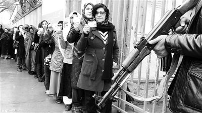 4月5日，阿富汗總統(tǒng)大選投票工作進行