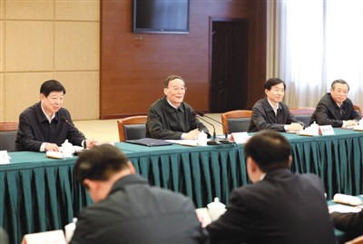 3月25日，王岐山在山東省臨沂市蒙陰縣主持召開(kāi)蒙陰縣委常委擴(kuò)大會(huì)議。