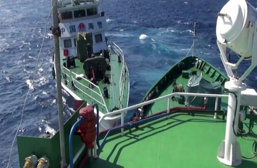 越南拍攝的中國海空力量護衛(wèi)981鉆井平臺。