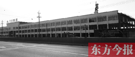 家居建材城已經(jīng)封頂，可耿莊村的安置房還未見蹤影。