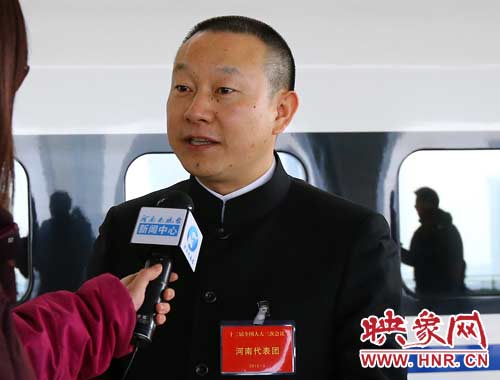 全國人大代表劉文新表示河南的茶產(chǎn)業(yè)是特色產(chǎn)業(yè)也是支柱產(chǎn)業(yè)