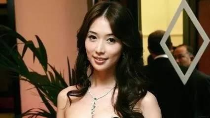 宋丹丹一條微博疑似又把林志玲陳冠希罵戰(zhàn)推向新高度！