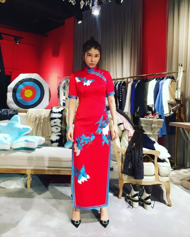 上海一女子自曝每月開(kāi)銷(xiāo)12萬(wàn),被網(wǎng)友罵上頭條！