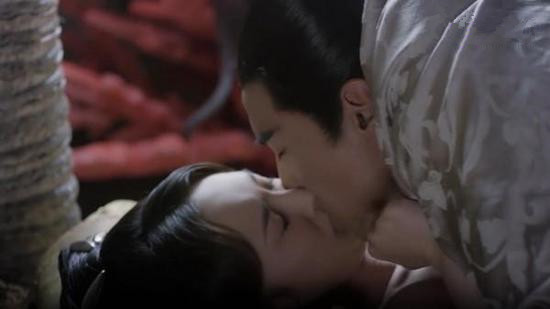 楊冪趙又廷吻戲 “老司機”的耳朵都紅了 楊冪趙又廷吻戲 “老司機”的耳朵都紅了