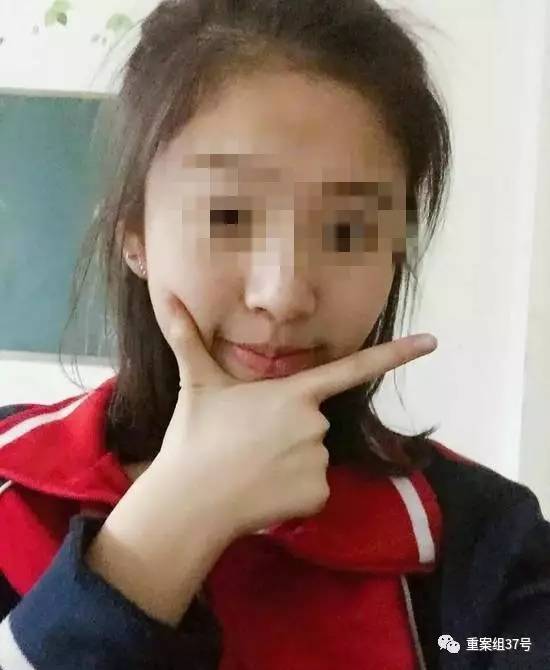 17歲高中男生教室里掐死女同學(xué)，被訴故意殺人和強奸