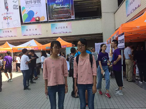 雙胞胎姐妹花劉玲馨、劉玲潔。