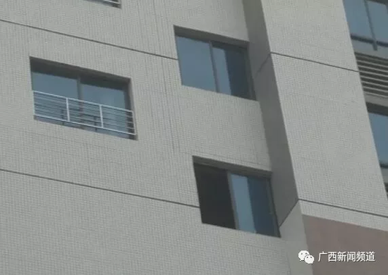 12日上午，經(jīng)過醫(yī)院治療后，女子華某已經(jīng)清醒，并能開口說話。華某對民警說：