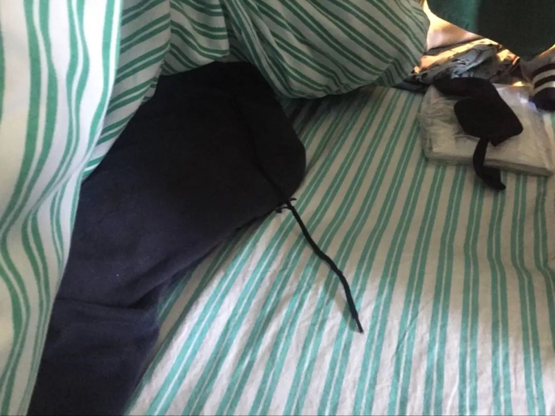 嚇哭！6歲男孩被夾斷手指 罪魁禍首竟是校服