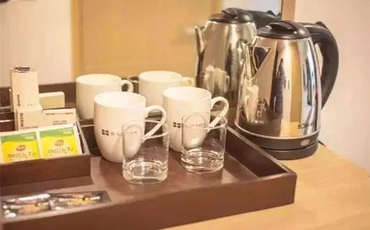 太惡心！女游客竟用酒店燒水壺煮自己的臟內(nèi)褲