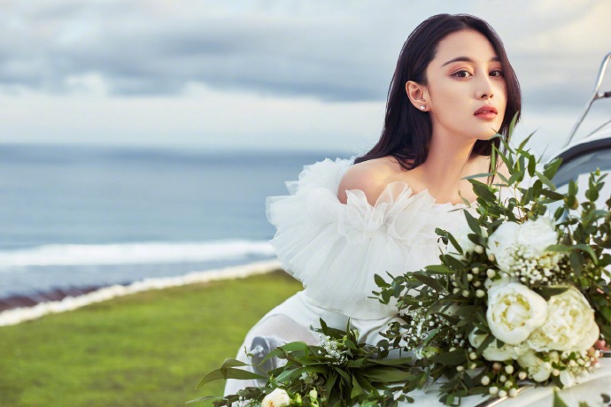 張馨予的婚紗成了淘寶爆款，知道價(jià)格后讓人大跌眼鏡！