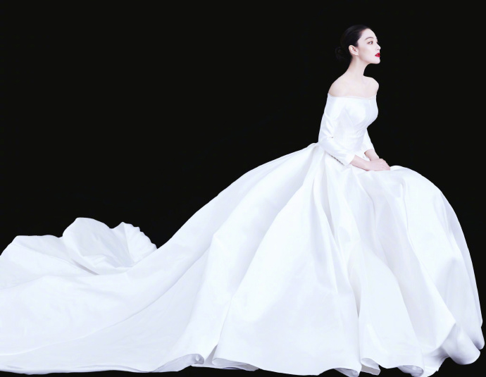 張馨予的婚紗成了淘寶爆款，知道價(jià)格后讓人大跌眼鏡！
