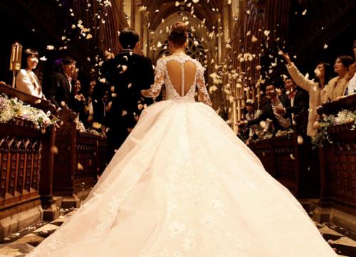 張馨予的婚紗成了淘寶爆款，知道價(jià)格后讓人大跌眼鏡！