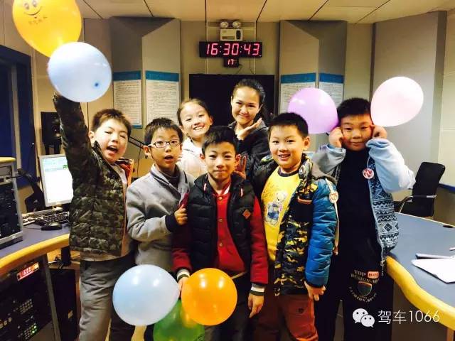 我們不光要成為銀行家，還要當(dāng)主持人！跟著子楊姐姐參觀河南電臺(tái)直播間！