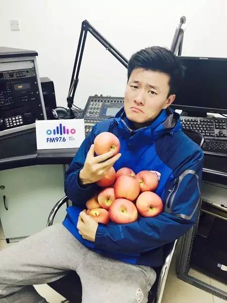 看來，我真的要裸了……