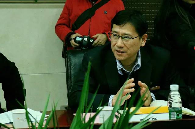 互動結束后華潤燃氣的陳豫總也對各位達人們提出的問題一一作出解答，可是讓大家伙兒們相當滿意呢！