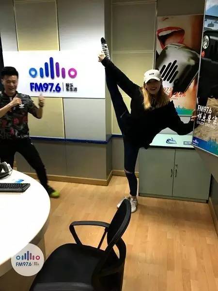 哇哦！都是帶功夫滴美人兒！