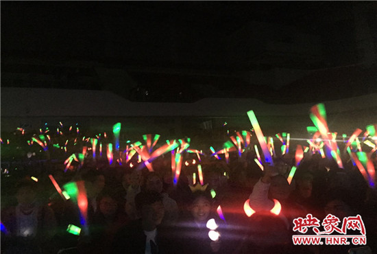 當晚現(xiàn)場約2500個座位全場爆滿，還有全國各地歌迷會趕來的歌迷們。