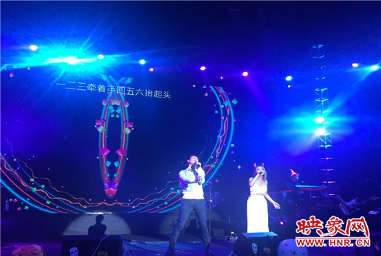 丁當現(xiàn)場分享了她的代表曲目，《猜不透》全場大合唱，歌手嚴爵充分展現(xiàn)創(chuàng)作型歌手的特點。