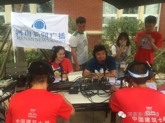 直播間被圍觀群眾包圍啦，是不是沒(méi)有看過(guò)我們的直播？