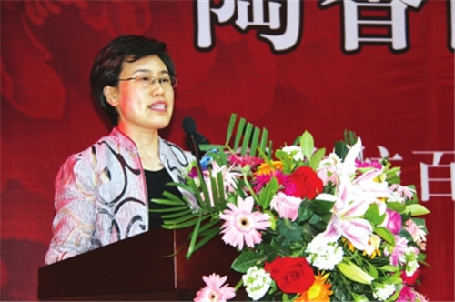 洛陽市委常委、組織部部長，洛陽市關(guān)心下一代工作委員會主任陳向平致辭