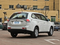 三菱2013款歐藍德 三菱2013款歐藍德