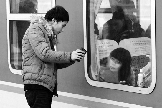 離別后，手機(jī)是傾訴思念最好的工具