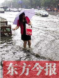 又是建設(shè)路與嵩山路，唉，每年雨季我都這么過(guò)