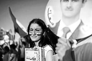 1日，土耳其民眾游行支持巴沙爾政權(quán)。新華社發(fā)