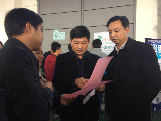 學(xué)院院長、黨委書記黃乾及其他院領(lǐng)導(dǎo)親臨現(xiàn)場指導(dǎo)工作